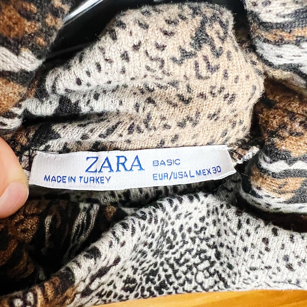 Zara turtleneck snakeskin sweater - Picture 2 of 5